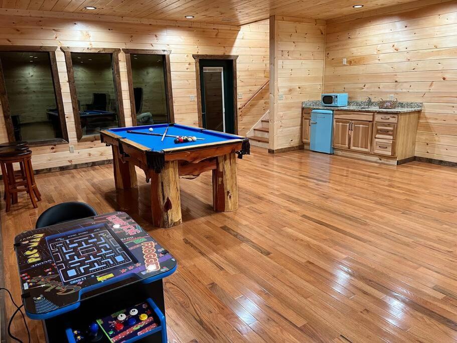 * * 4 Master Bedrooms, Views, Theater, Arcade, Evc Gatlinburg Exteriér fotografie