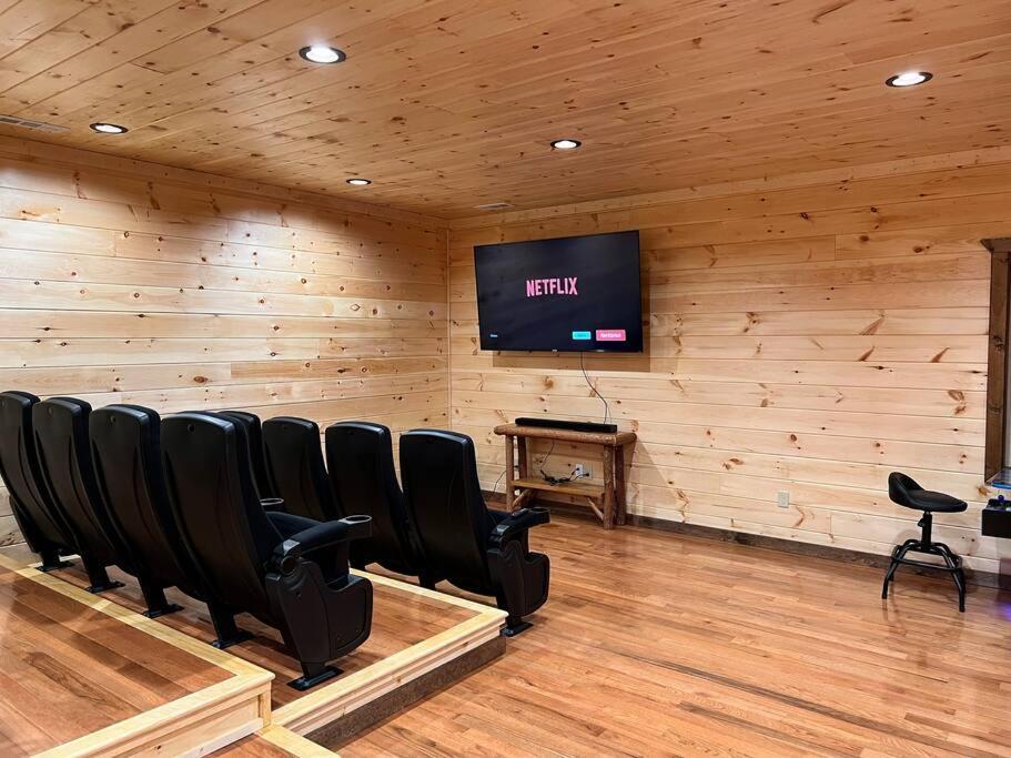 * * 4 Master Bedrooms, Views, Theater, Arcade, Evc Gatlinburg Exteriér fotografie