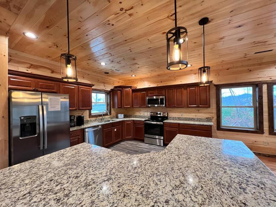 * * 4 Master Bedrooms, Views, Theater, Arcade, Evc Gatlinburg Exteriér fotografie